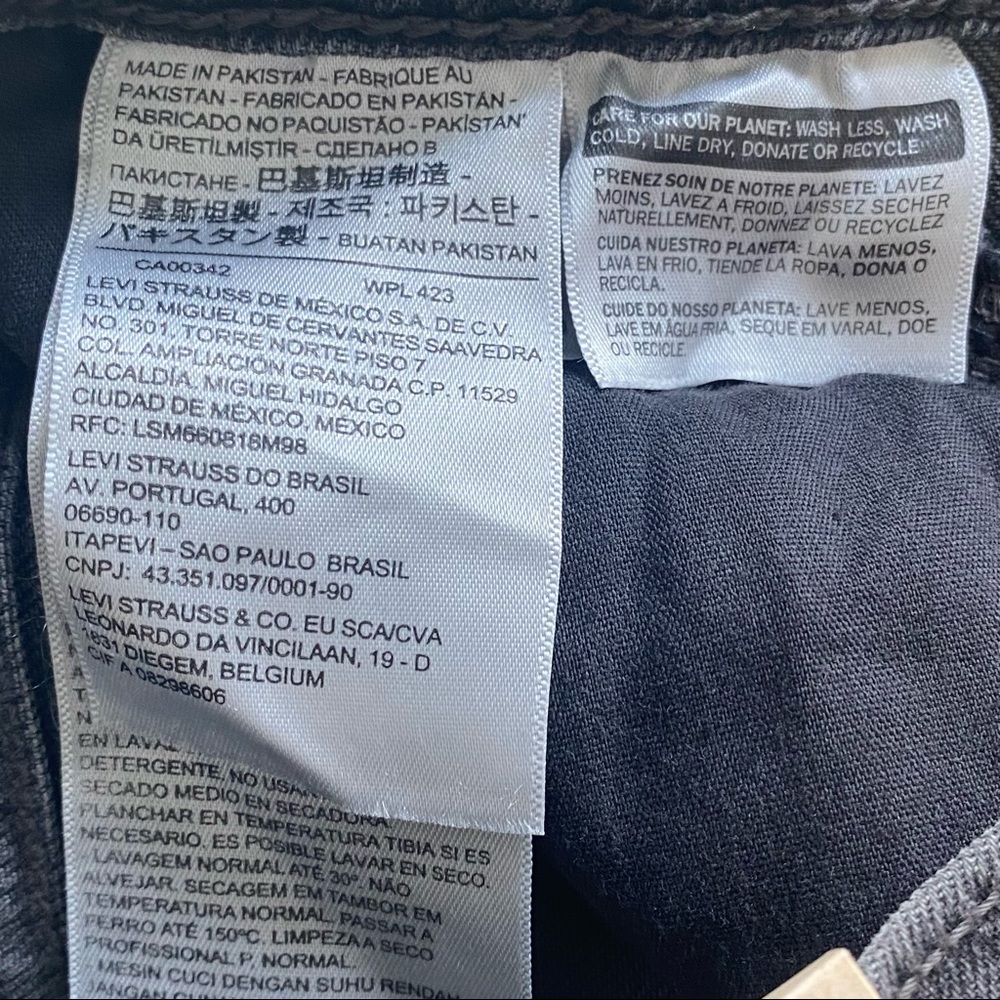Levi’s High Rise Jean Shorts - Picture 10 of 12